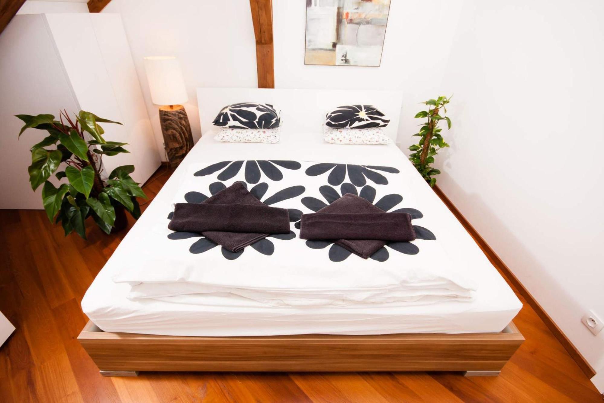 Luxury Loft Apartment Прага Стая снимка
