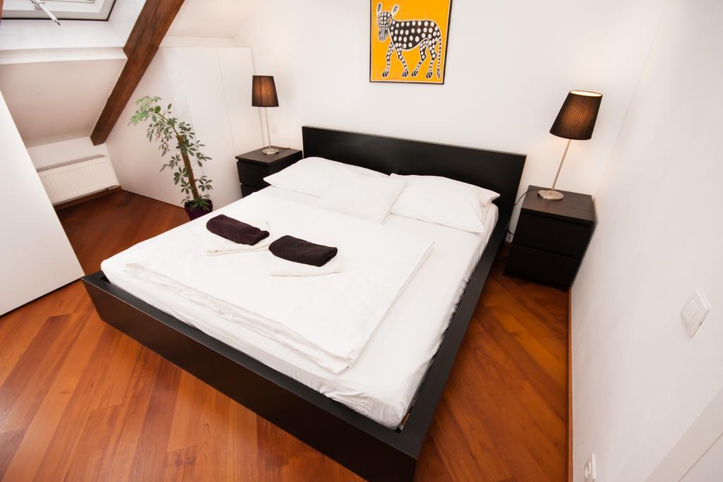 Luxury Loft Apartment Прага Стая снимка